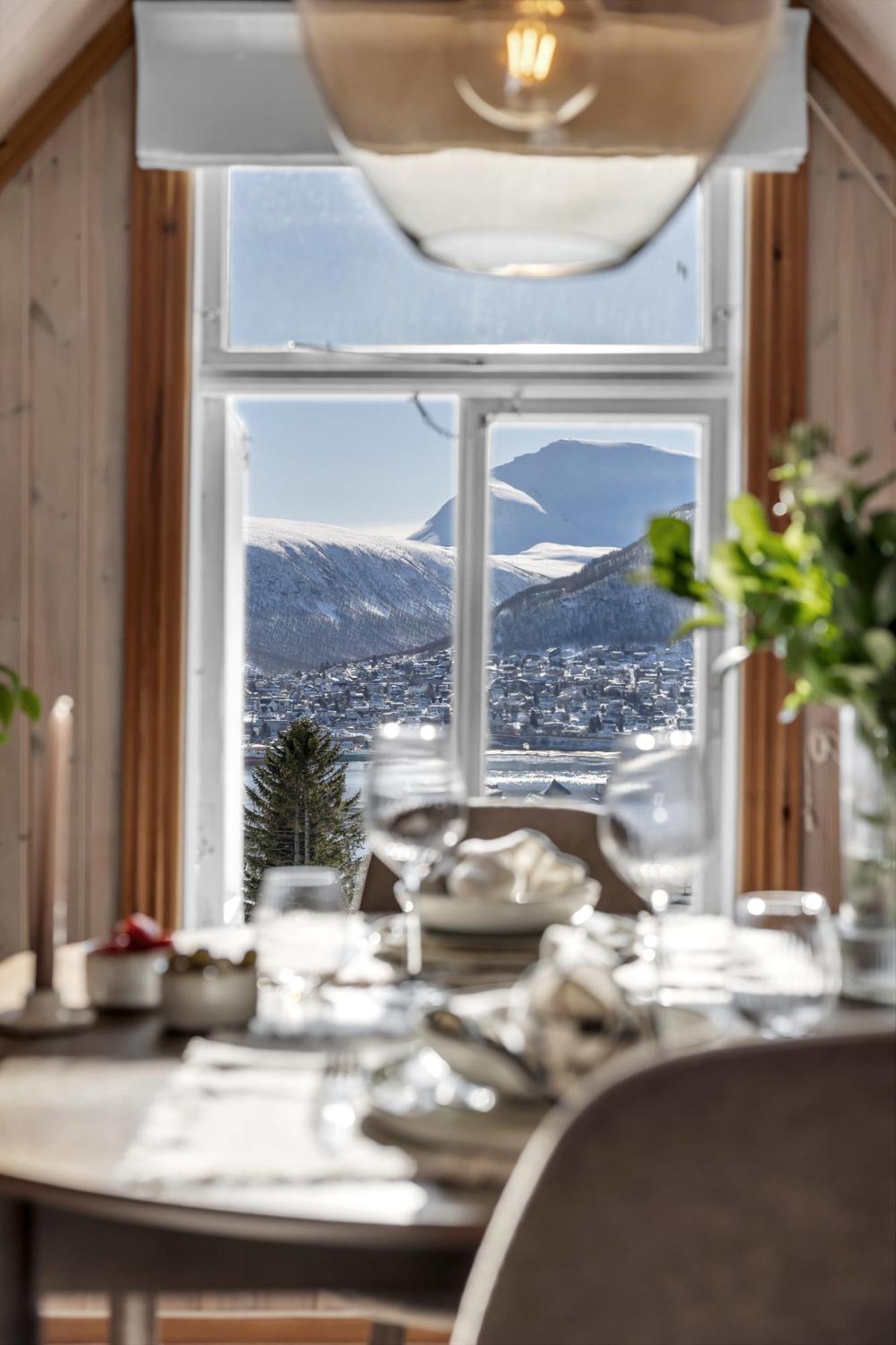 Cozy Central Loft Apartment With Amazing View Tromsø Dış mekan fotoğraf