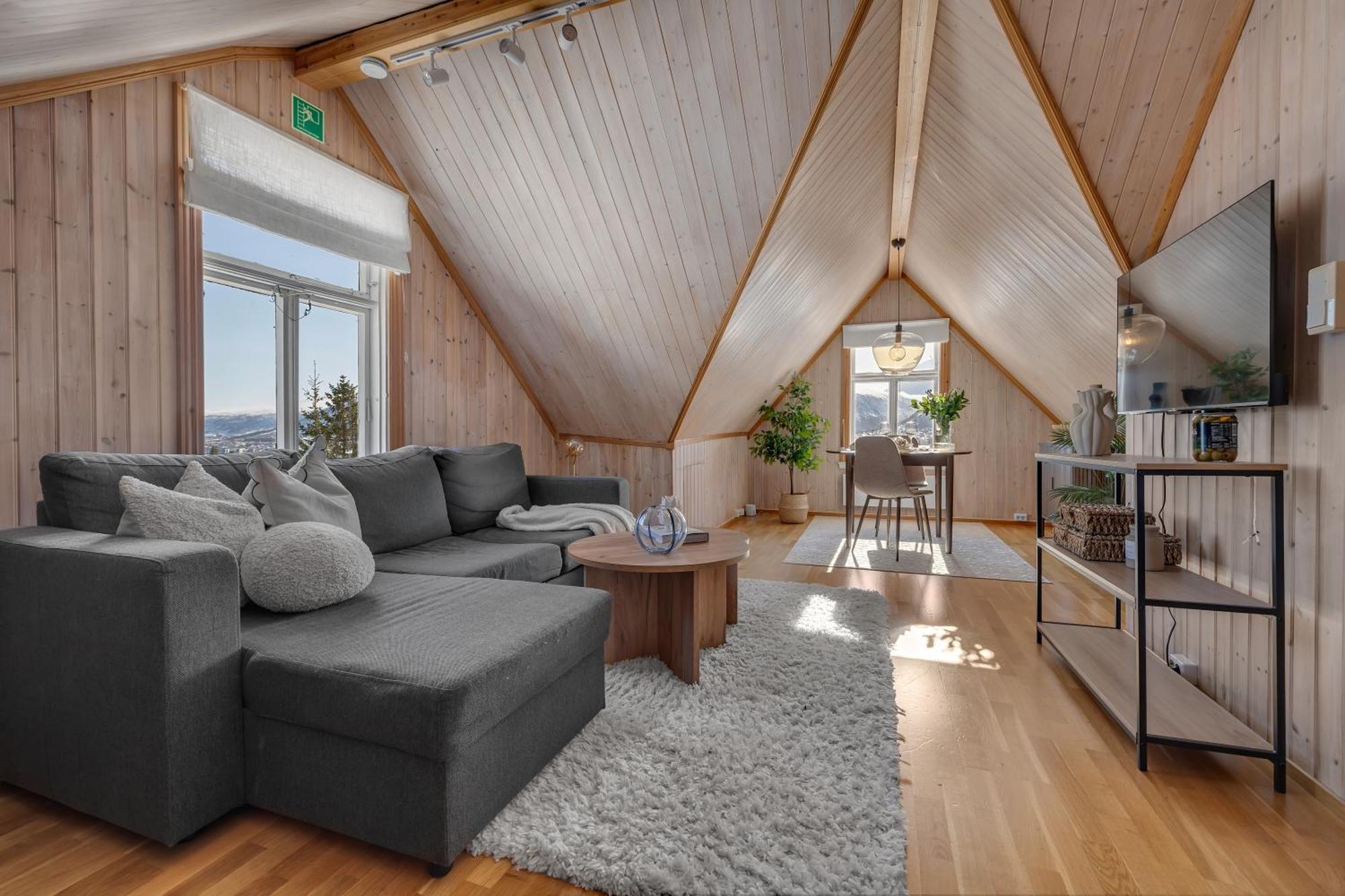 Cozy Central Loft Apartment With Amazing View Tromsø Dış mekan fotoğraf